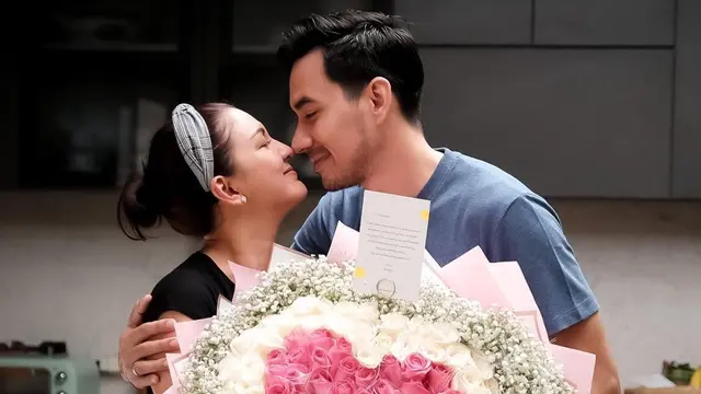 Darius Sinathrya dan Donna Agnesia. (Foto: Instagram @darius_sinathrya)