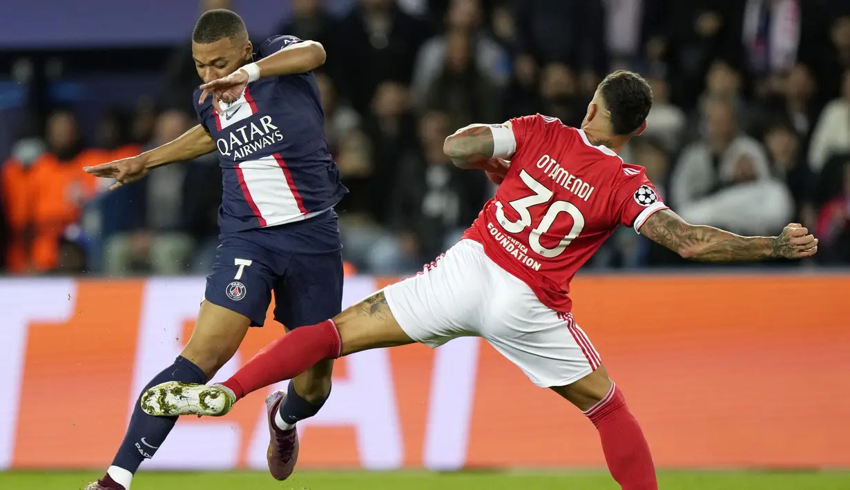 PSG harus puas meraih hasil imbang 1-1 kala menjamu Benfica dalam partai matchday 4 fase grup Liga Champions 2022/2023 yang digelar di Parc des Princes, Rabu (12/10/2022). (AP/Francois Mori)