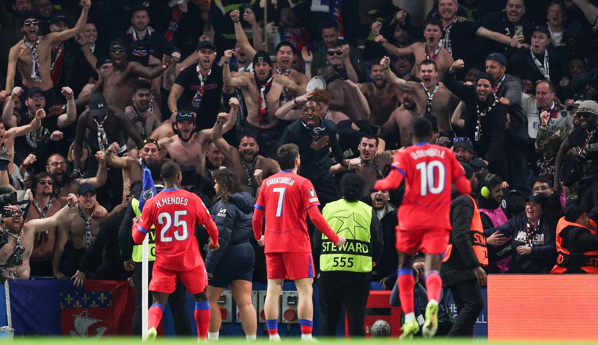 Kemenangan ini sekaligus mengukuhkan keunggulan agregat mencolok PSG menjadi 8-2. (AFP/Adrian Dennis)