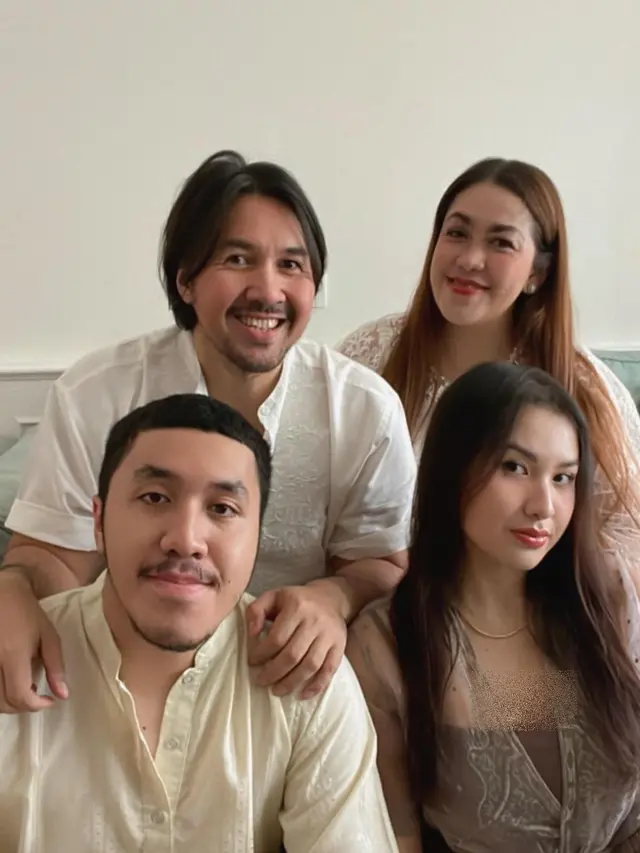 6 Potret Kompak Keluarga David Bayu, Dampingi Anak Hadapi Kasus Video Asusila