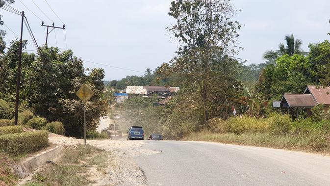 Muncul rumor di tengah masyarakat Kecamatan Sepaku, Kabupaten Penajam Paser Utara bahwa harga tanah mereka naik hingga Rp 2 miliar perhektar. (Liputan6/Nanda Perdana)