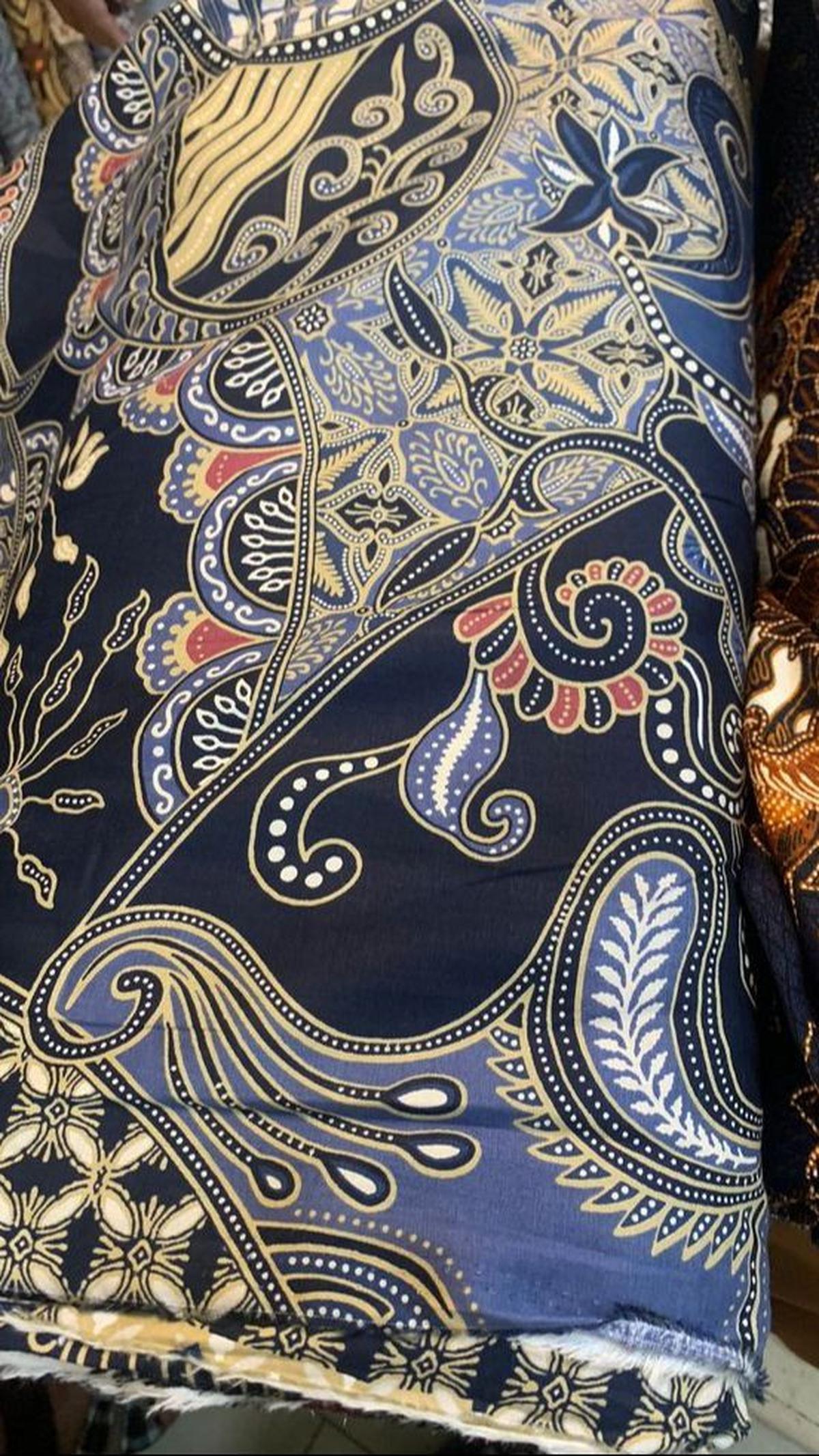 <b>Memperhatikan Kerapihan Jahitan Agar Blouse Batik Awet</b>