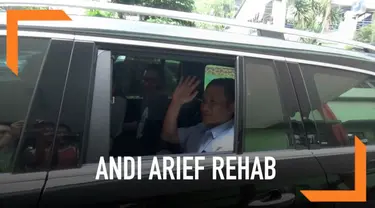 Andi Arief didampingi tim pengacaranya mendatangi Rumah Sakit Ketergantungan Obat Cibubur, Jakarta Timur untuk jalani proses rehabilitasi.