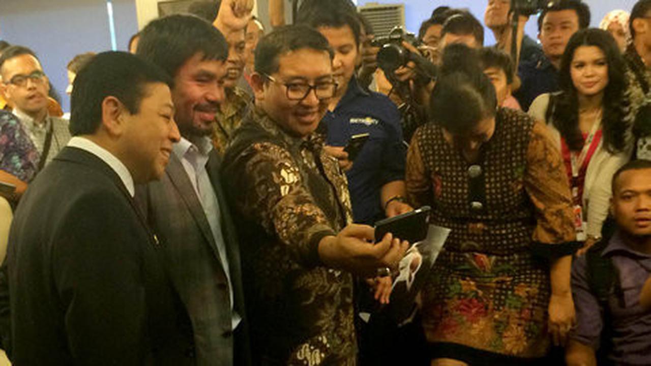 Usai selfie, Fadli Zon hadiahi Pacquiao akik dan keris