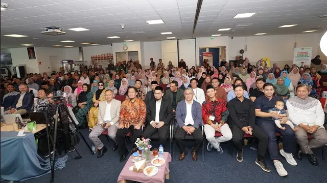 Ustadz Adi Hidayat (UAH) mengisi kajian Islam di Uluu Camii Moskee, Utrecht. (Foto: Liputan6.com/Istimewa)