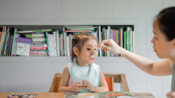 Intip 4 resep bubur bayi pilihan yang praktis.