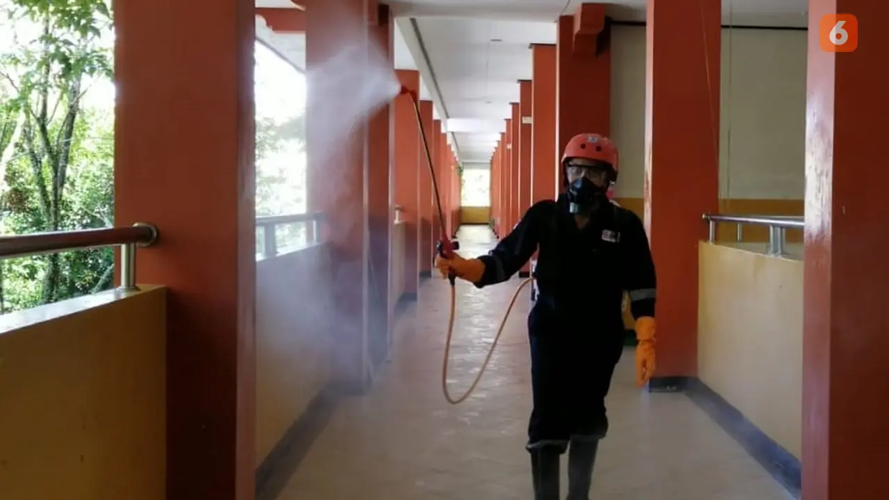 Penyemprotan disinfektan