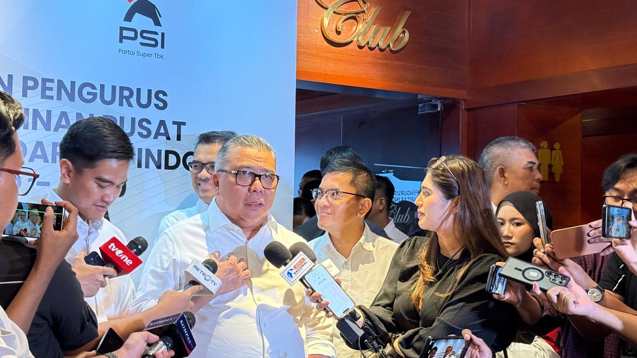 Tak Diam Membeo, Ahmad Ali Minta Kader PSI Bela Jokowi soal Ijazah Palsu