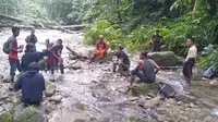 Tim SAR gabungan saat pencarian bocah hilang di Kab. Parimo. Hingga hari ke-5 pencarian, Rabu (5/8/2020) kedua bocah yang hilang di hutan Kecamatan Mepanga itu belum juga ditemukan. (Foto: Basarnas Palu).