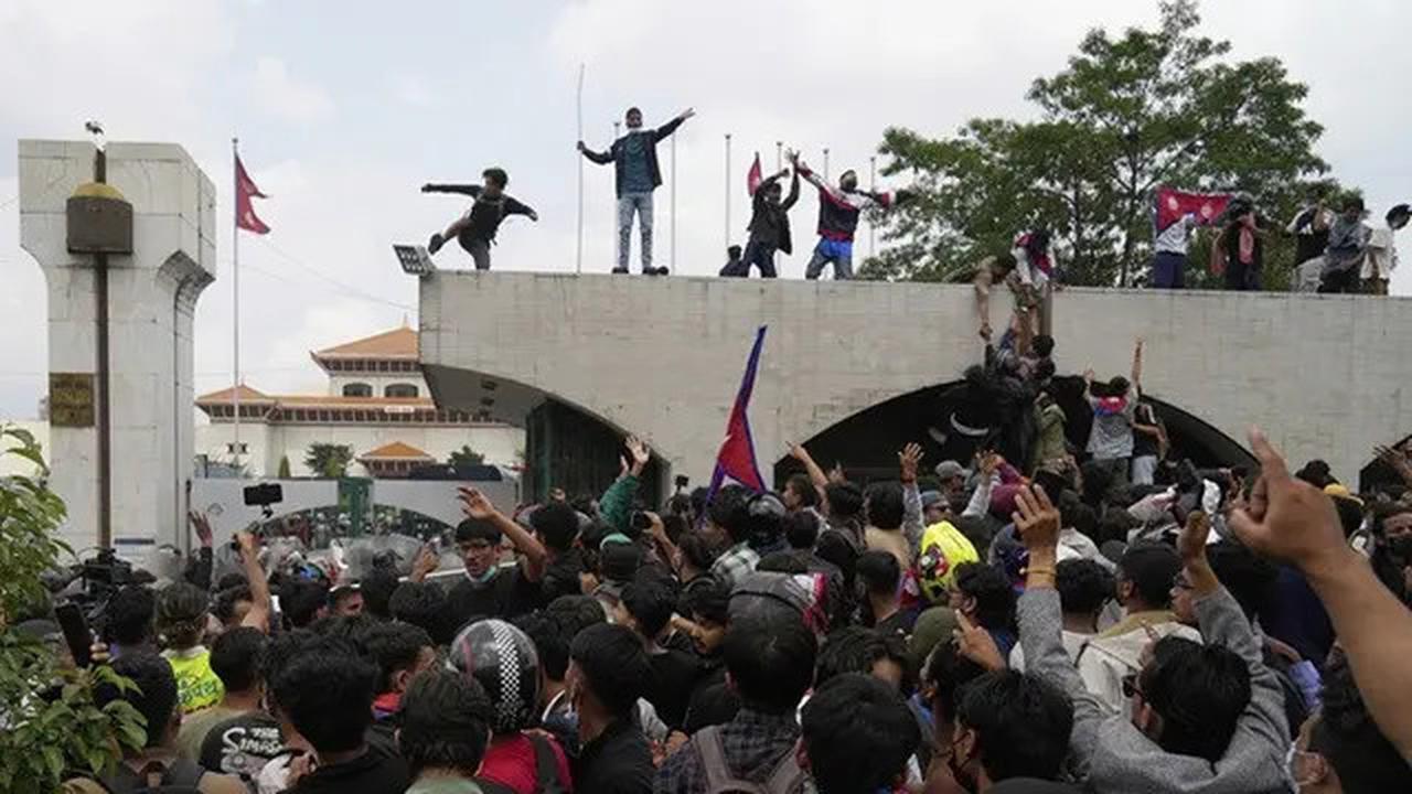 Gedung Parlemen hingga Hotel Mewah, Aksi Protes Massa Nepal Targetkan Kaum Elite
