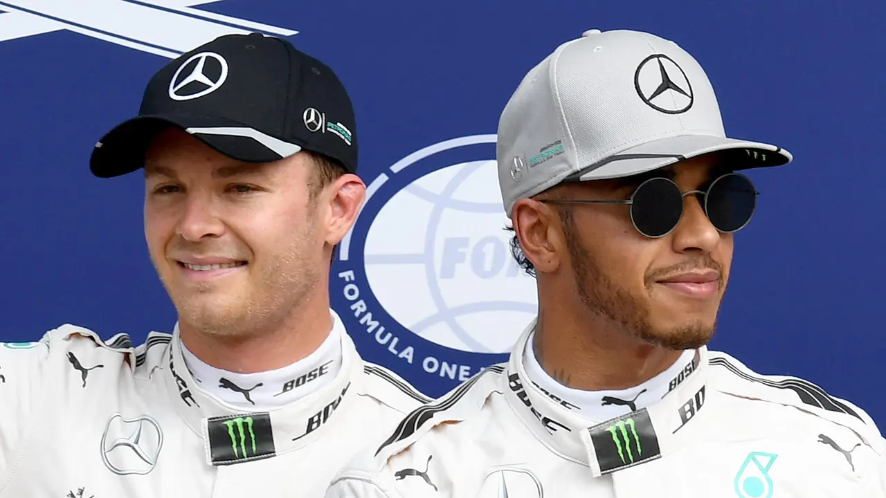 Nico Rosberg bersama Lewis Hamilton