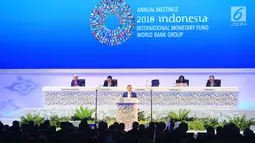 Ketua Pleno Pertemuan Tahunan IMF World Bank Group Petteri Orposat memberikan sambutan selama acara IMF - World Bank Group Tahun 2018 di Nusa Dua, Bali, Jumat (12/10). (Liputan6.com/Angga Yuniar)