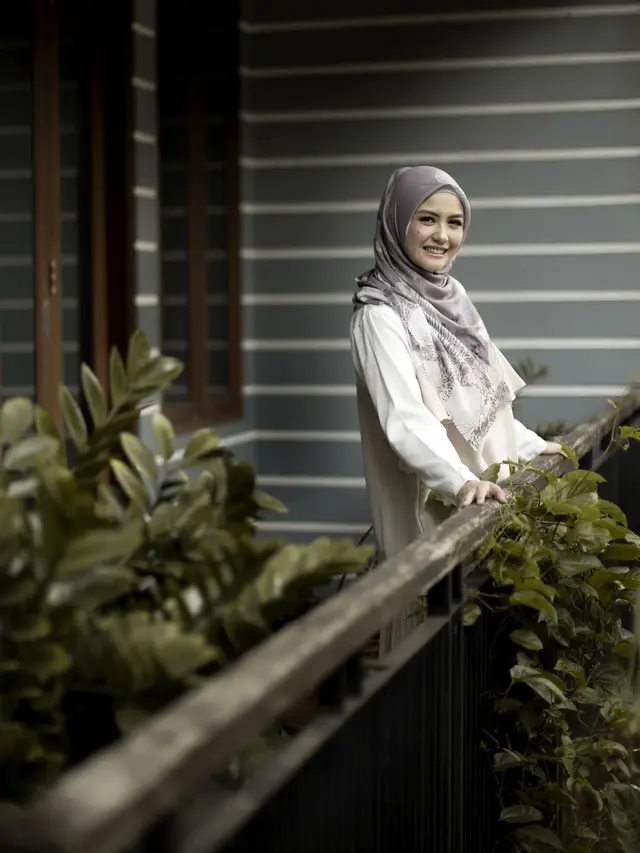 [Fimela] Revalina S Temat