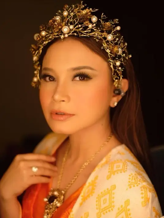 (Instagram/itsrossa)