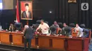 Ketua DPRD DKI Jakarta Prasetyo Edi Marsudi memipin sidang Rapat Pimpinan Gabungan (Rapimgab) terkait tiga nama calon Penjabat (Pj) Gubernur pengganti Anies Baswedan di Gedung DPRD DKI Jakarta, Selasa (13/9/2022). Rapimgab yang dihadiri oleh pimpinan sembilan fraksi memutuskan tiga nama yang akan diberikan kepada Menteri Dalam Negeri, yakni Heru Budi Hartono, Bahtiar, dan Marullah Matali. (Liputan6.com/Herman Zakharia)