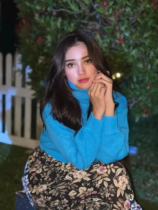 Devina Kirana yang dianggap selingkuhan Rizky Billar merupakan artis yang memulai kariernya pada 2013 silam. Ia terjun ke panggung hiburan bermula dalam acara televisi. (FOTO: instagram.com/kiranadevina/)