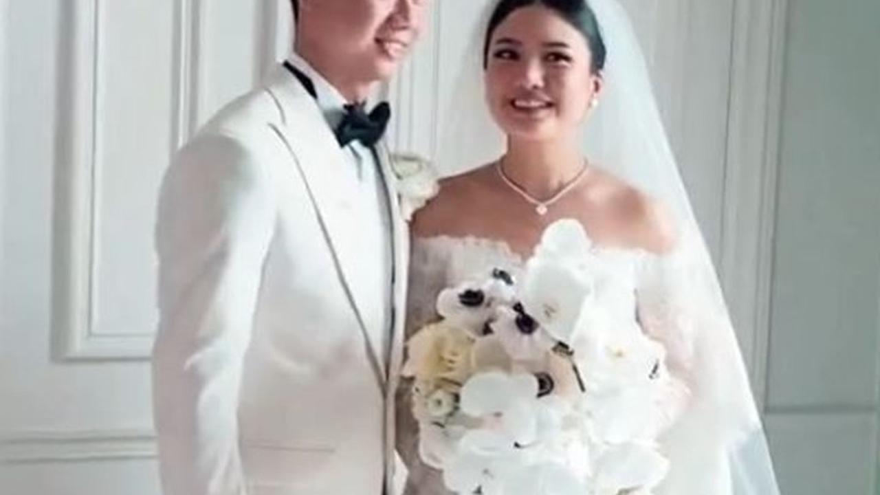 Digelar di Paris, Potret Pernikahan Kevin Sanjaya dan Valencia Tanoesoedibjo yang Super Mewah - Sah Jadi Suami Istri