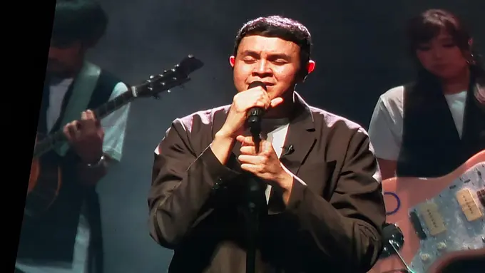 Penonton Konser Tulus Tur Manusia di Surabaya di Bawah Jumlah Kapasitas Venue