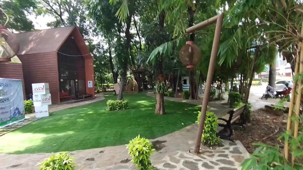 Bersantai di Taman Bambu Tangerang