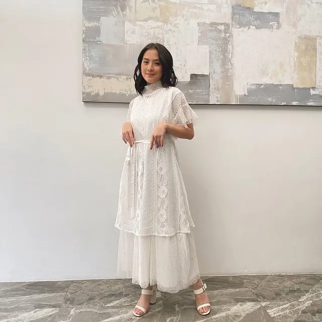 Potret Zara Adhisty Pemeran Adila di Sinetron Beri Cinta Waktu saat Pakai Brokat, Tampil Anggun dan Penuh Pesona