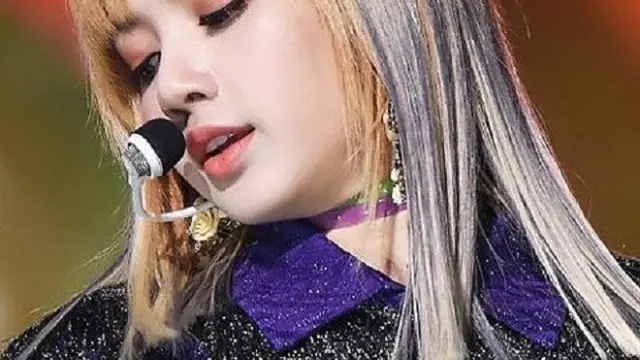 [Bintang] Serupa Tapi Tak Sama: Pastel Makeup Andalan Cassandra Lee dan Lisa Blackpink yang Seperti Kakak Adik