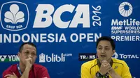 Manager tim Indonesia di BCA Indonesia Open 2016, Ricky Soebagdja, dan Kabid Binpres PP PBSI, Rexy Mainaky (kiri), menggelar jumpa pers disela-sela BCA Indonesia Open 2016 di Istora Senayan, Jakarta, Sabtu (4/6/2016). (Bola.com/Vitalis Yogi Trisna)