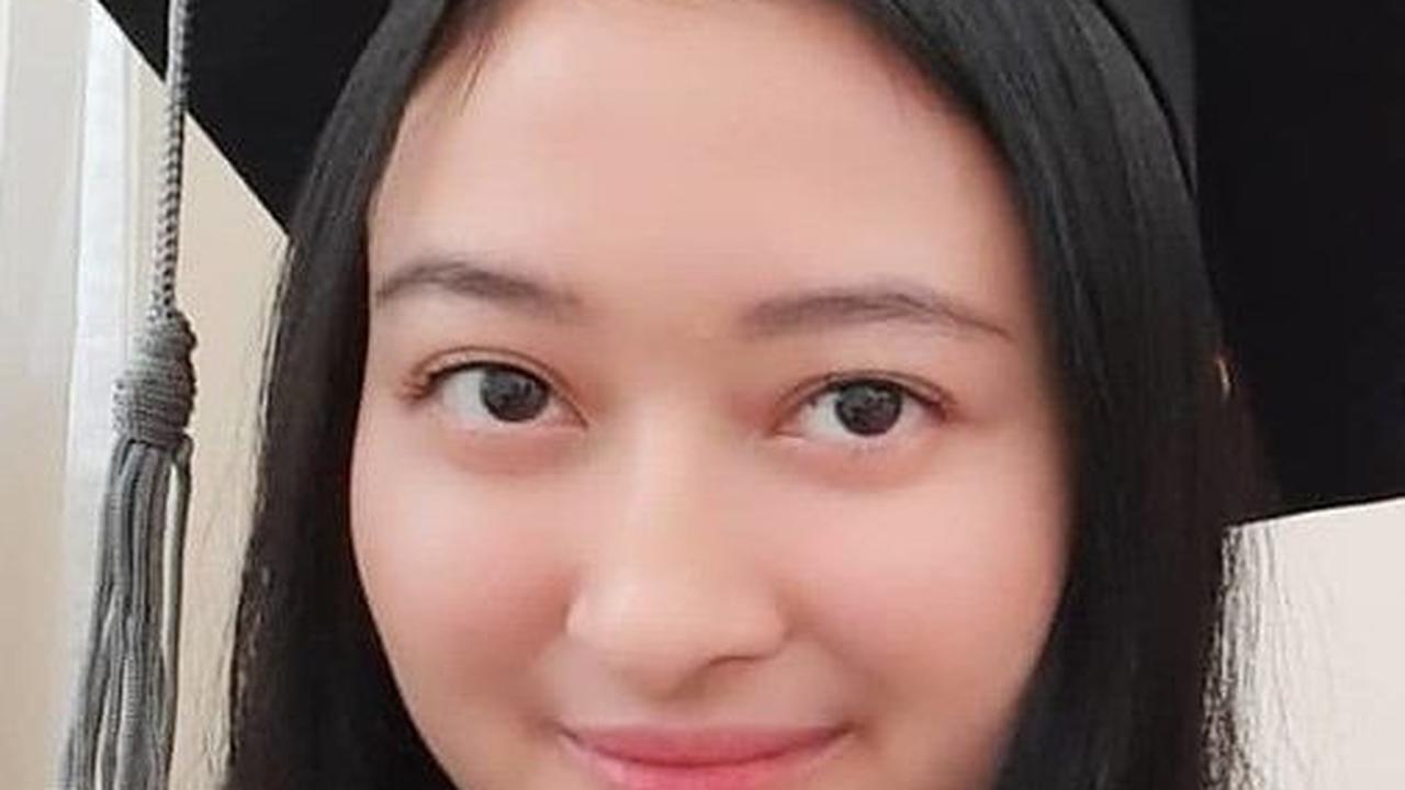 Puteri Modiyanti, lulusan Universitas Indonesia (UI), berhasil meraih posisi Runner-Up IV di Puteri Indonesia 2023 mewakili Provinsi DKI Jakarta, menunjukkan dedikasi dan kemampuan di bidang modeling serta kontes kecantikan.<br>