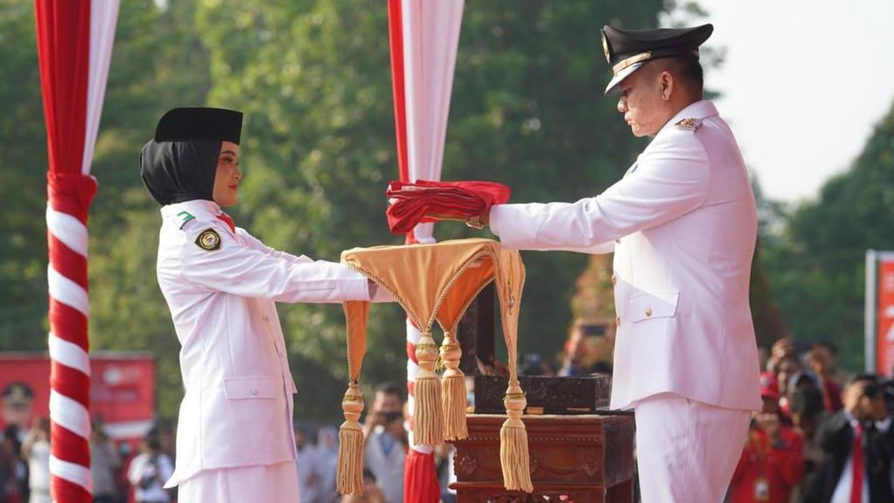 Bertindak selaku Danpas Letda CPL. Sugeng dari Puslatpur, Danton 1 Pasukan 45 Ipda Roimensiyus Sihombing dari Polres OKU Timur, Danton Nurwahidussiam dari SMK Cendikia.
