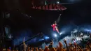 Machine Gun Kelly dalam konser di Cleveland pada 13 Agustus 2022. (Amy Harris/Invision/AP)
