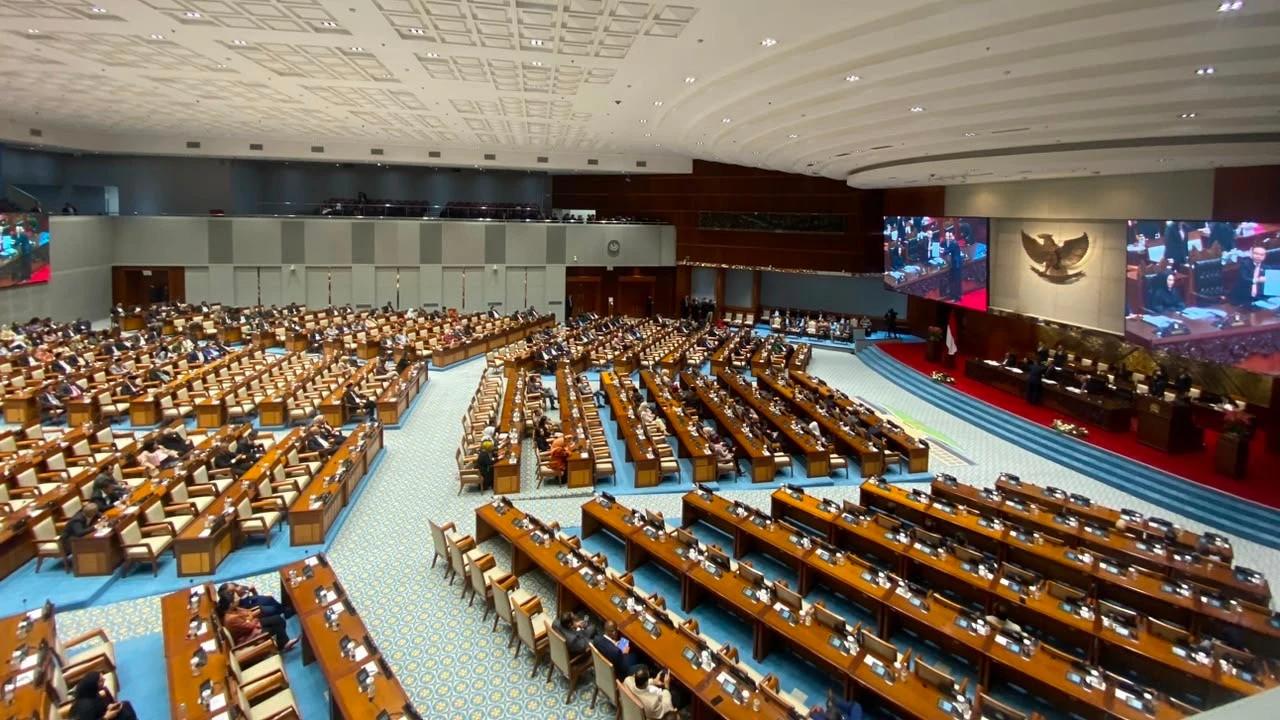 Sah! Revisi UU Polri Kini Resmi Jadi Undang-Undang
