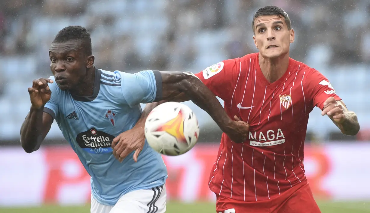 Erik Lamela. Sayap kanan Argentina ini juga baru awal musim 2021/2022 ini didatangkan Sevilla. Setelah 8 musim membela Tottenham Hotspur sejak 2013/2014, ia memilih Sevilla untuk melanjutkan karier. Musim ini ia telah tampil 16 laga dengan torehan 4 gol dan 2 assist. (AFP/Miguel Riopa)