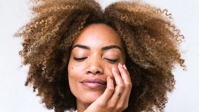 5 Kandungan Skincare yang Harus Dihindari oleh Pemilik Tipe Kulit Sensitif