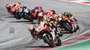 Pembalap LCR Honda, Takaaki Nakagami, saat beraksi pada MotoGP Austria di Sirkuit Red Bull Ring, Minggu (16/8/2020). Dovizioso finis pertama dengan catatan waktu 28 menit 20,853 detik. (AFP/Joe Klamar)