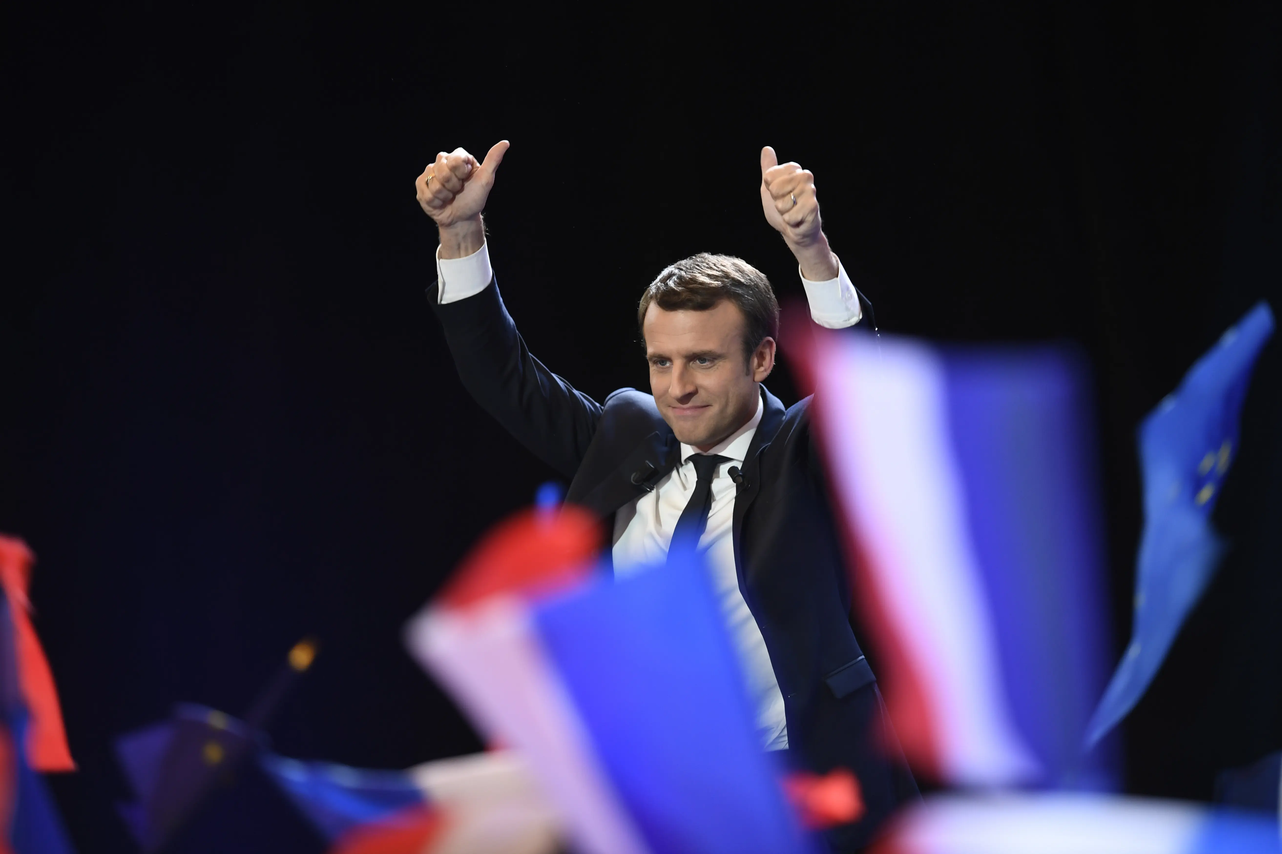 Emmanuel Macron setelah meraih suara terbanyak putaran pertama pilpres Prancis (Eric FEFERBERG / AFP)