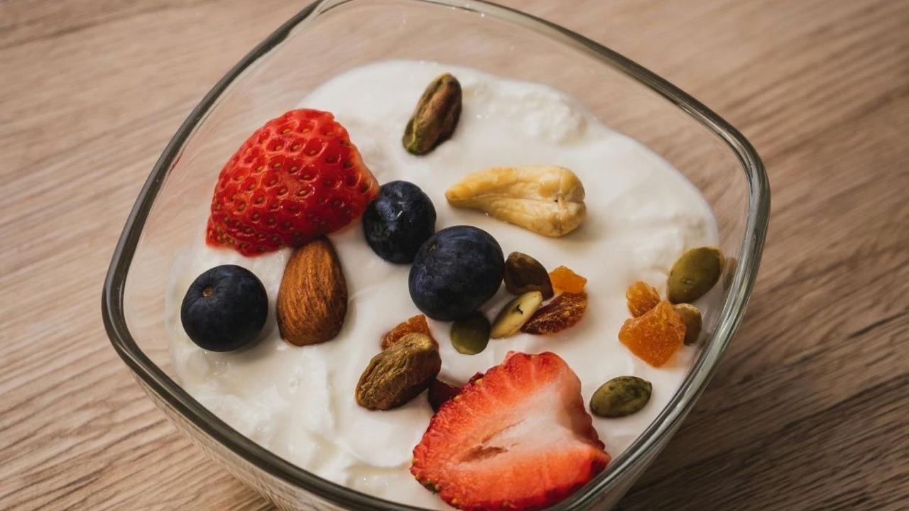 Cara Aman Mengonsumsi Yogurt