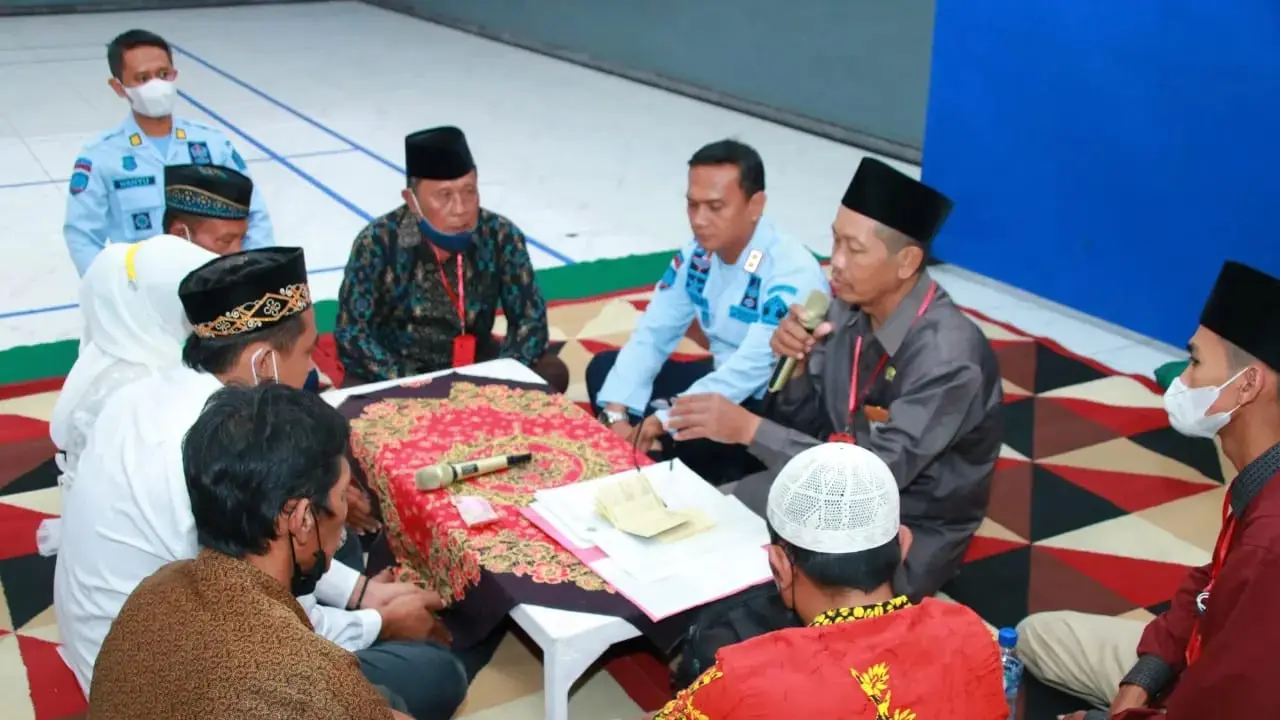 Warga binaan Lapas Banyuwangi Melangsungkan pernikahan di dalam Lapas (Istimewa)