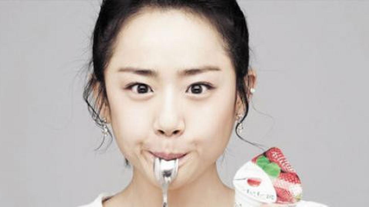 Usia 26 tahun, Moon Geun Young tetap imut berseragam sekolah