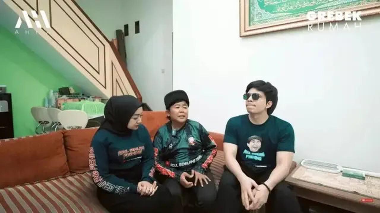 Potret Dapur Mungil nan Mewah Komedian Adul, Punya Model yang Elegan dan Fungsional