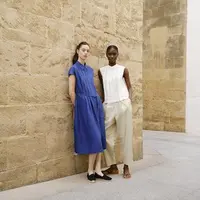 Jumat, 22 Maret mendatang UNIQLO akan memperkenalkan koleksi Spring/Summer terbarunya hasil kerjasama dengan COMPOTOIR DES COTONNIERS dengan mengusung keanggunan Prancis pada koleksi kali ini. Kolaborasi ini menggabungkan keahlian lifewear dari UNIQLO dengan komitmen COMPOTOIR DES COTONNIERS terhadap desain yang elegan dan ekspresi diri yang percaya diri.  [Foto: Dokumen/UNIQLO X COMPTOIR DES COTONNIERS]