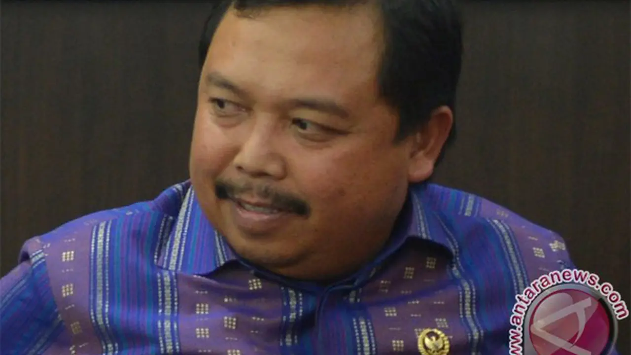 Khaeron demokrat