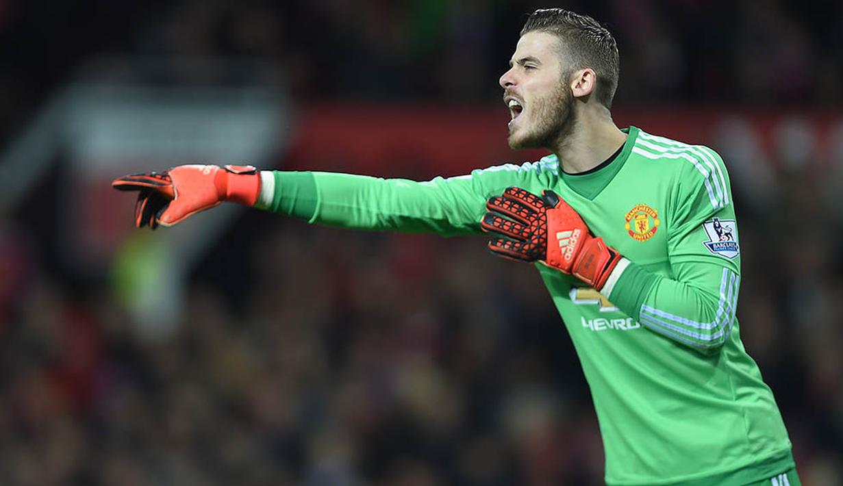 Kiper - David De Gea (Manchester United), sulit memutuskan antara pemuda Spanyol ini atau kiper Arsenal, Peter Cech, namun sepertinya De Gea musim ini masih sedikit lebih baik. (EPA/Peter Powell)