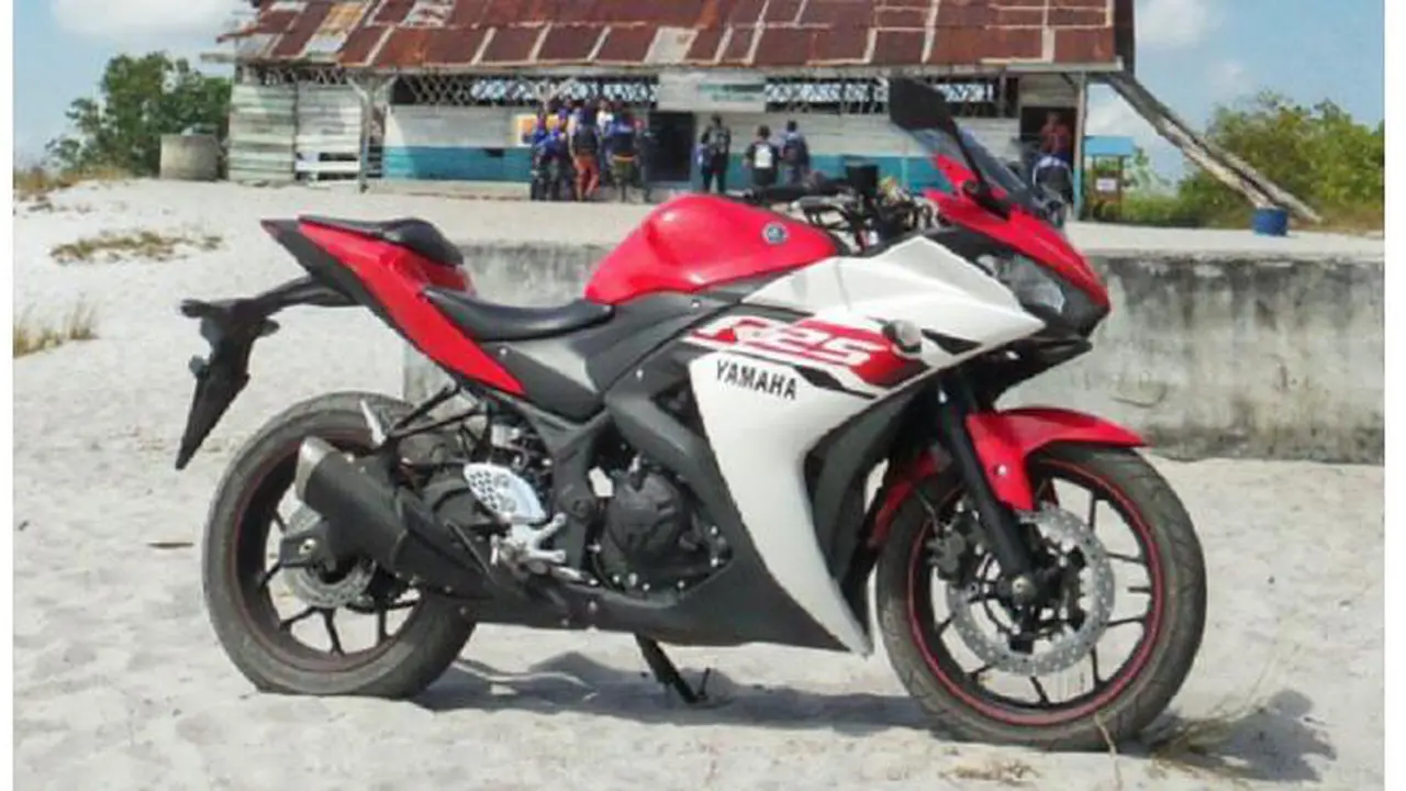 Yamaha Indonesia Lego R25 dengan Rem ABS di 2015