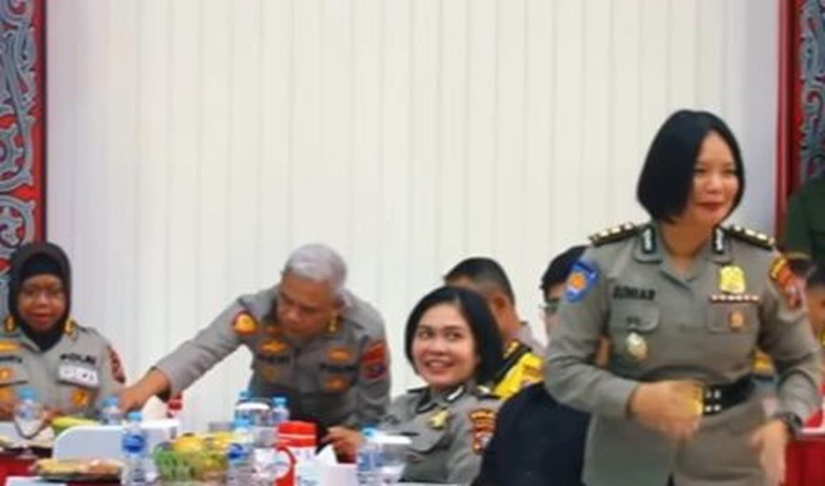 Tiga juri tersebut yaitu AKBP Juniar Simanjuntak, Kompol dr. Evi Melva Frida Manurung dan Wandawandow.