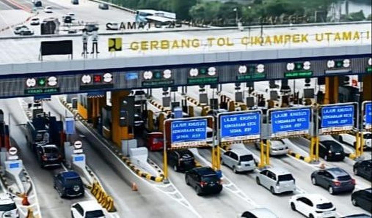 Eddy menjelaskan alasan dihentikannya rekayasa contraflow karena arus lalu lintas menuju ke Jakarta cenderung turun di bawah batas Traffic counting kendaraan.<br>