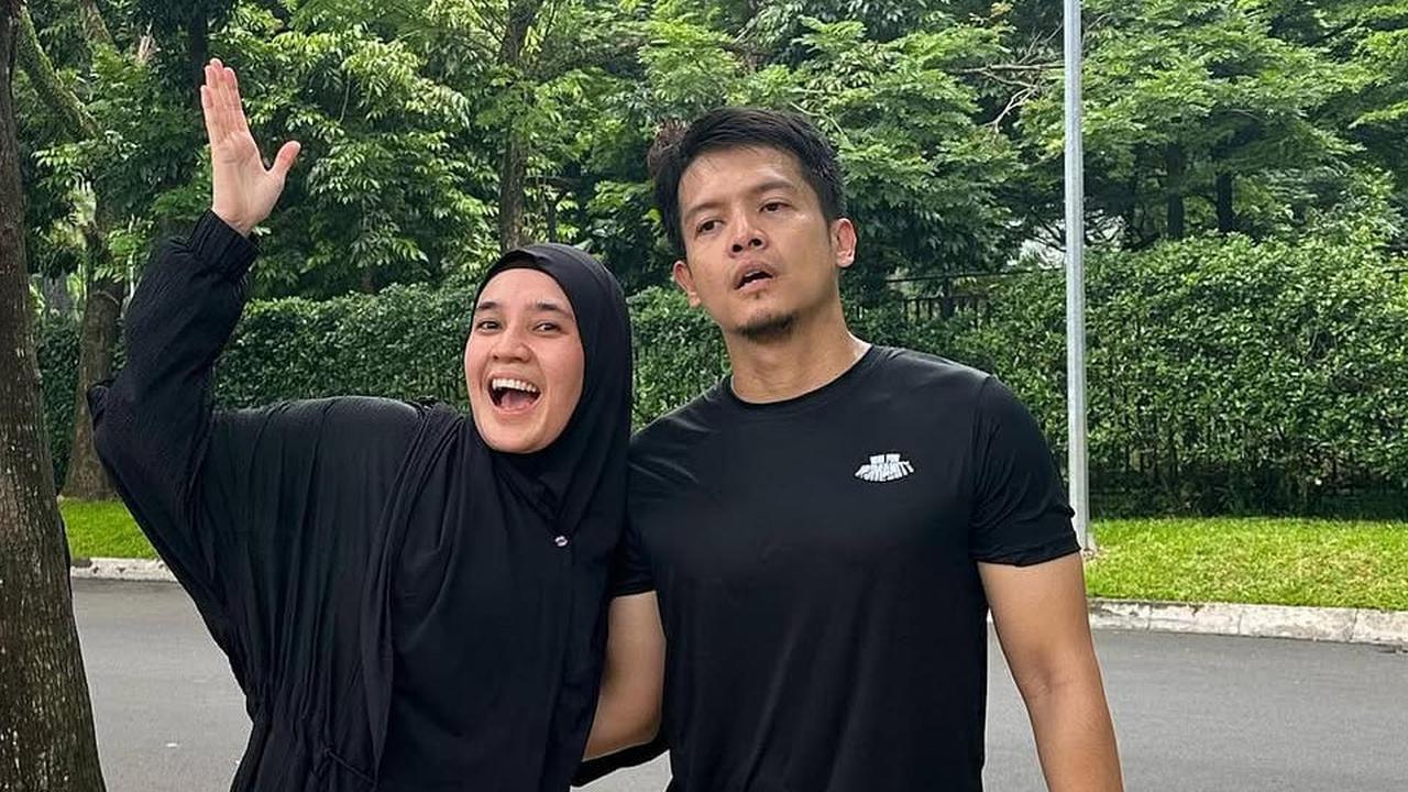 7 Potret Kemesraan Dhini Aminarti dan Dimas Seto, Menikah Sejak 2009 Selalu Harmonis Jadi Panutan