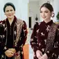 Lihat di sini tampilan kompak Iriana Jokowi bersama dua menantunya, Selvi Ananda dan Erina Gudono kenakan kebaya beludru warna merah marun.