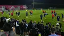 Media mengamati sesi latihan timnas Kroasia pada Piala Dunia 2022 di Doha, Minggu (11/12/2022). Kroasia dan Argentina bertemu sebanyak lima kali pada laga persahabatan dan Piala Dunia. (AP Photo/Petr David Josek)