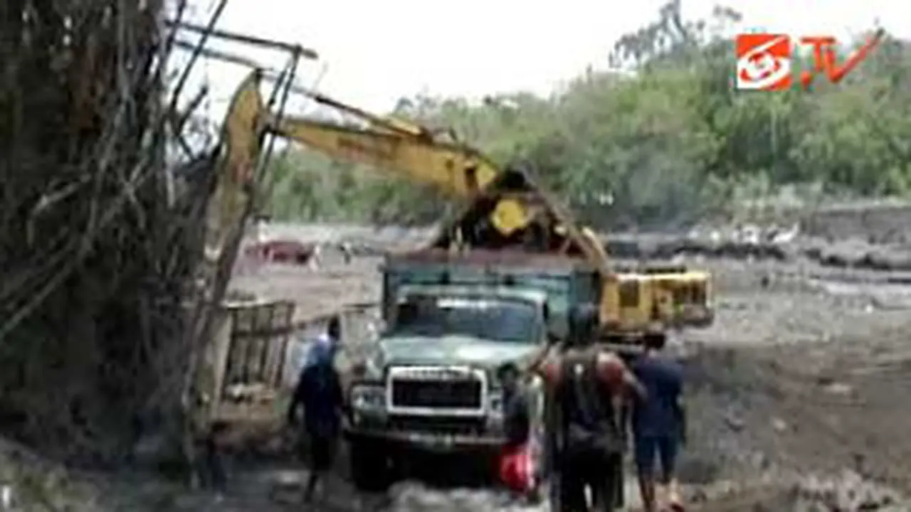 111115dsungai-merapi.jpg