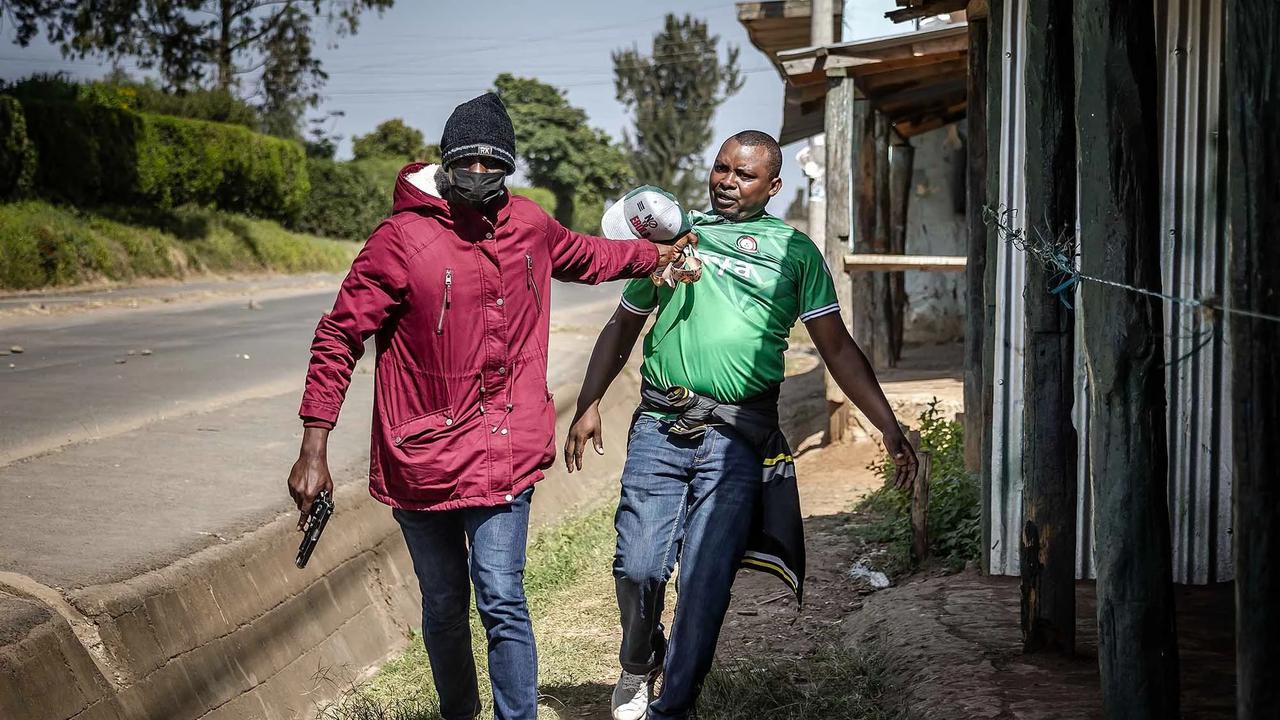 FOTO: Aksi Tolak Pusat Karantina Ebola Berujung Bentrok di Kenya