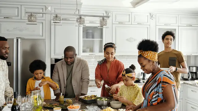 Tips Liburan Antijenuh Sekaligus Meningkatkan Kemampuan Sosialisasi Anak Menurut Psikolog